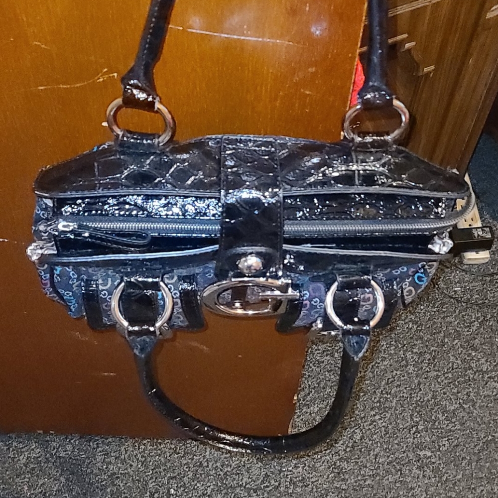 Guess Handbag - Picture 6 of 7